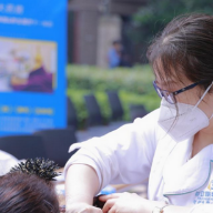 长沙：温情感恩母亲节 暖心义诊进社区