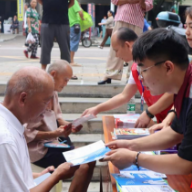 张家界开展“世界肝炎日”主题宣传及义诊活动