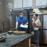 张家界市卫健委检查市直民营医院食品安全工作