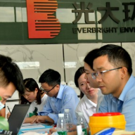 助力生命 张家界光大环境开展无偿献血活动