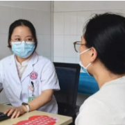 虚惊一场！女子尿液突呈茶色，原是被它“染色”了