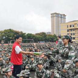 郴州职业技术学院3600余名新生共上“健康第一课”