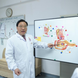 肝移植7年后胆管“卡壳” 腔镜手术巧“破局”