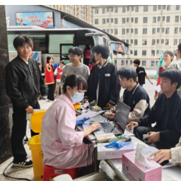 热血青春显担当！郴州技师学院49名师生献血19600毫升