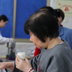 “立冬养藏,药食同源”中医附二立冬养生节开锣