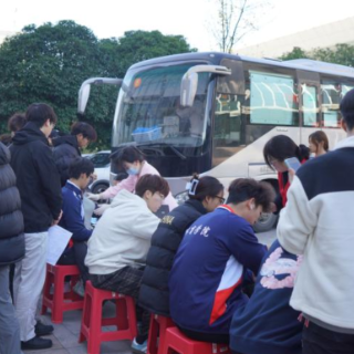 湘南学院开展“热血奉献,舍我其谁”无偿献血活动