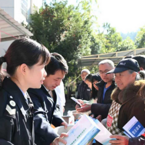 郴州市开展“送法下乡”卫生法律法规知识宣传活动