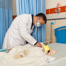 闯过生死关！出生27天3.5公斤宝宝成功接受胸腔镜微创手术