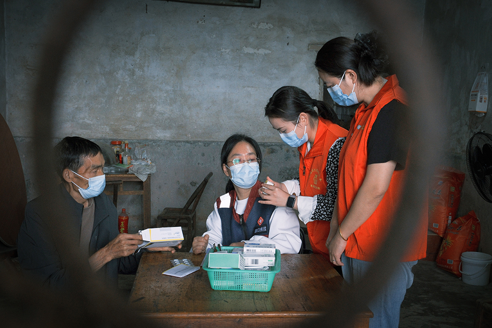 42-脚步丈量三湘,结核入户随访-2.jpg