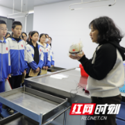 血站开放日成为郴州市中小学生校外第二课堂