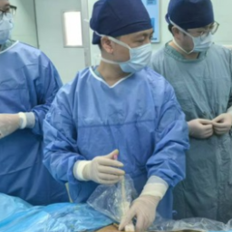 “沉默”肾结石险致命，多科协作快速救治助六旬患者脱险