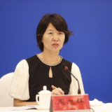 暑期防“电子成瘾”有妙招 专家建议家长先做“放下手机的榜样”
