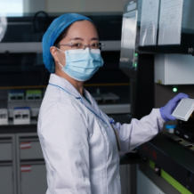 走近采供血链条里的“隐形医生”| 邹彬彬:血液安全的“守门人”