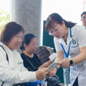 暖心!高铁乘客突发疾病,白衣天使挺身施救获授“雷锋号”勋章