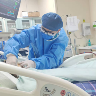 假期我在岗!湘雅二医院重症医学科跨年生命接力