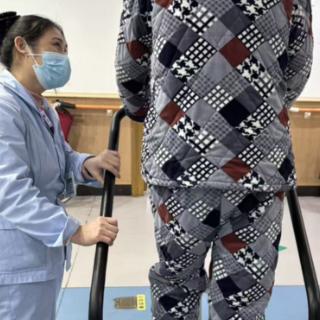 3个月从昏迷到自理，男子脑出血的警示：“高血压+白酒”可能致命！