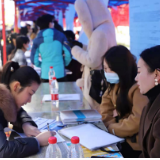 岳阳楼区：线上线下春风劲吹，稳岗留工措施落地