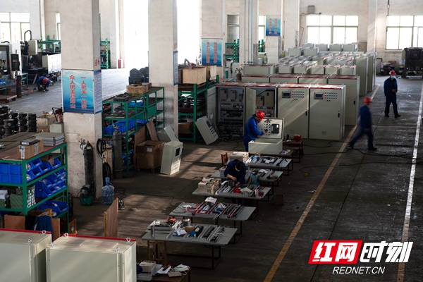 湖南巴陵炉窑节能股份有限公司生产车间。
