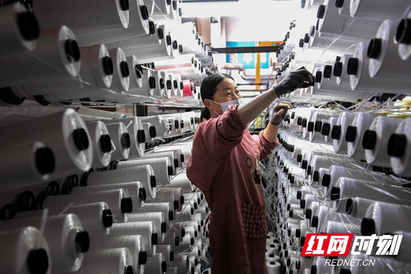 岳阳亚星塑业有限公司生产车间。