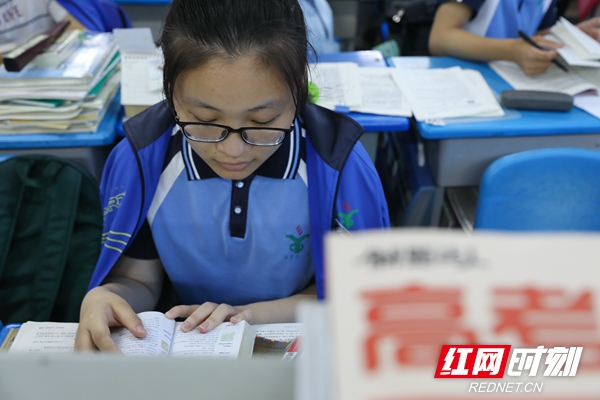 学校还鼓励学生开展适当文体活动，让考生调整心态，以“平常心”赴考。