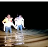 暴雨侵袭 五里牌街道连夜紧急转移被困群众