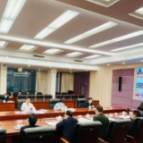 岳阳市委常委会召开扩大会议
