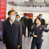 王一鸥走访调研部分中央、省驻岳单位