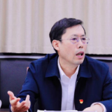 王一鸥参加指导经开区党工委班子民主生活会