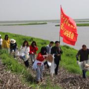 岳阳市生态环境局：将党建活动搬到“湖里”