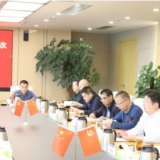 陈爱林赴新港区传达省委书记许达哲考察岳阳讲话精神