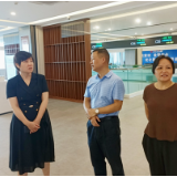 君山区委书记雷欣视察区政务服务中心