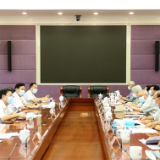 王一鸥主持召开座谈会，就党代会报告征求市级老同志意见建议