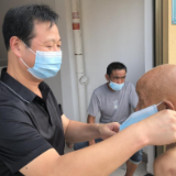 岳阳县筻口镇：专车服务保障老人接种疫苗