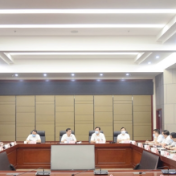 王一鸥主持召开县市区委书记专题会