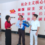 特殊的日子特别的爱 岳阳市爱心助残志愿者走访慰问“特殊教师”