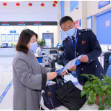 新港税务:华人点赞办税优体验
