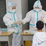 屈原管理区：严抓不懈，筑牢校园防疫安全防线