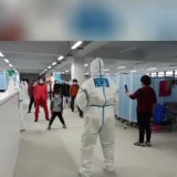 视频 | 岳阳援沪中医医疗队“舱”内带练“八段锦”