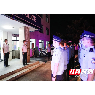 岳阳楼区：昨夜红蓝闪耀 净风势头正劲