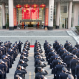 岳阳市公安局举行升国旗仪式