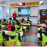 全国政协委员柳玲玲点赞岳阳东方红（电骆驼）共产党员服务队
