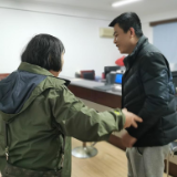 岳阳：社保服务真暖心 退休老人真开心