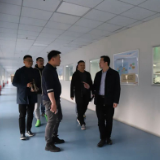新港区：“敲门”进企业 纾困保订单