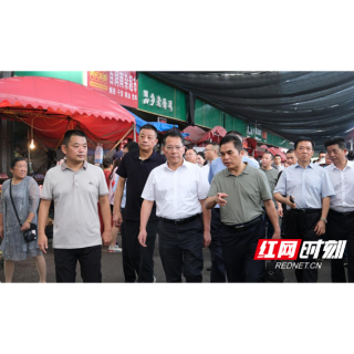 李建华调研八字门临时菜市场 扎实推进国卫复审工作