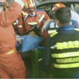 生死救援:湖南高速岳阳分公司收费员与时间赛跑