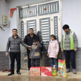 临湘市聂市镇：寒冬送温情 默默暖人心