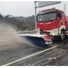 视频 | 破冰神器支援岳阳高速，所到之处“白转黑”