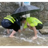 比“汛”更迅速，岳阳高速向雨而行