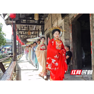 组图丨古村古韵邂逅新体验，“五一” 张谷英景区人气爆棚