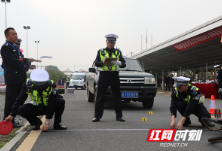 沙场秋点兵，百炼铸铁军  省公安厅交警总队举办全省交警大练兵比武